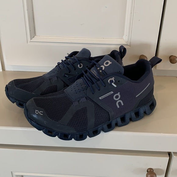 On Cloud Navy Blue Sneakers Size 5.5 - Picture 2 of 4